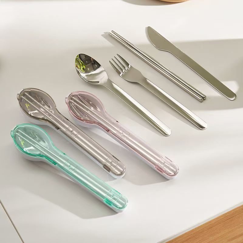 Портативный набор столовых при – обзор и цена Weaning Spoon Set